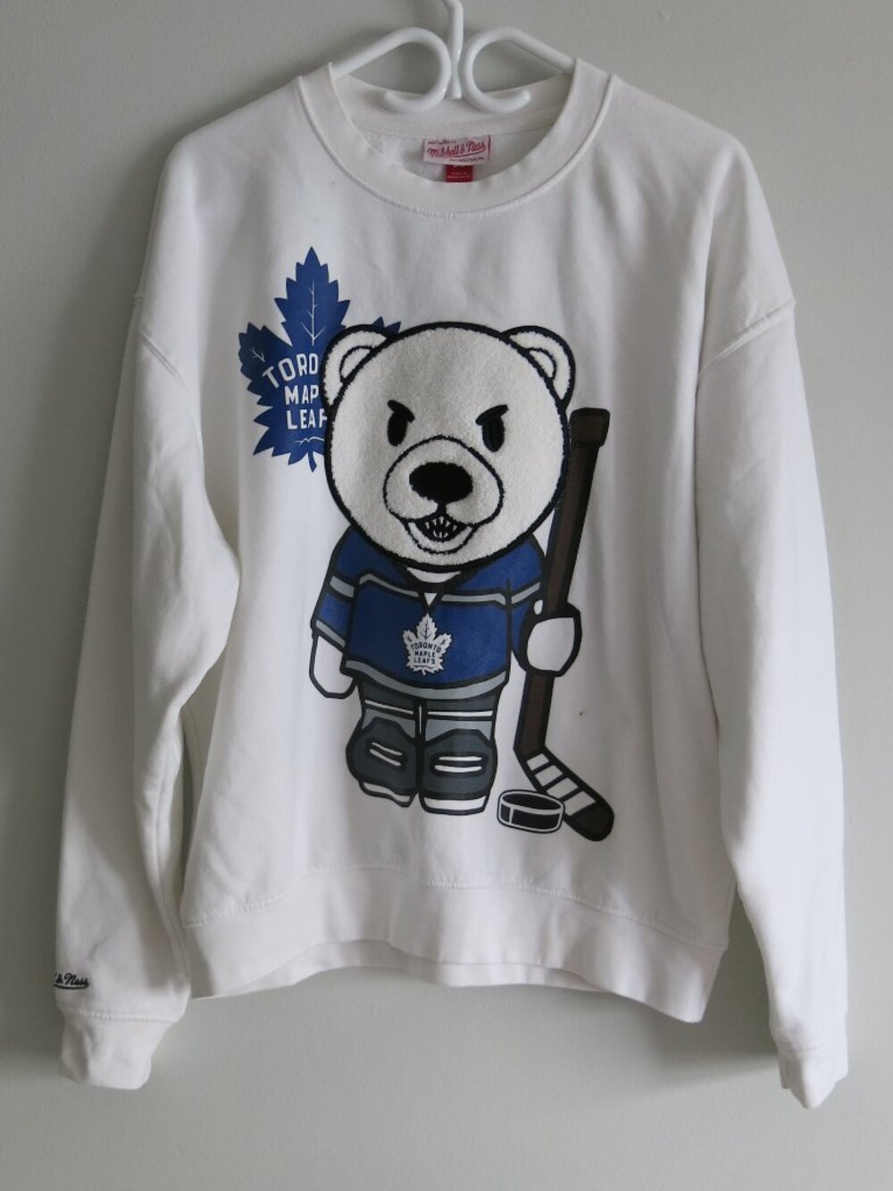 Mitchell & Ness Toronto Maple Leaf Carlton The Bear Sweatshirt - Size Medium